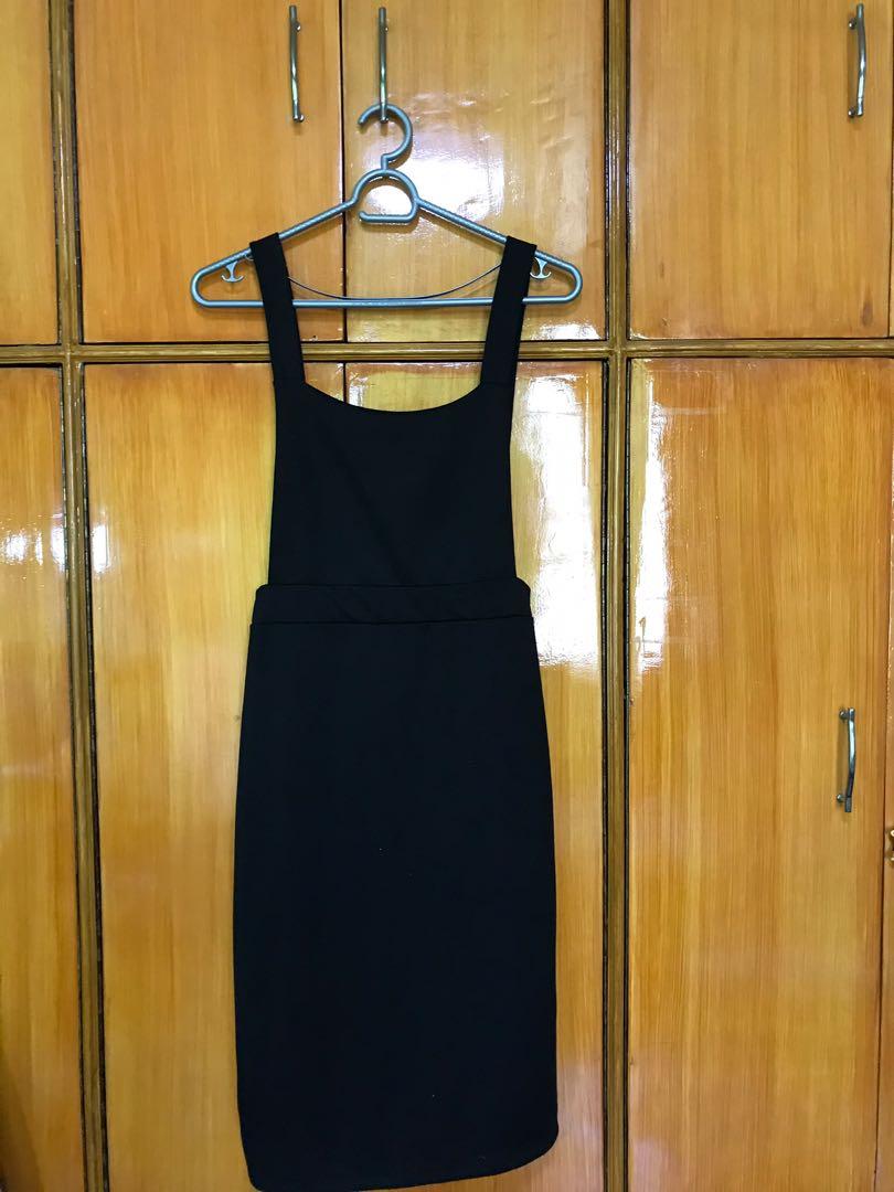 Black Overall Skirt (Jumpsuit Type) (Category: Jumpsuits) located in Quezon City. Submitted by krlnrclln (Listing ID 231427246, Image 1). Description: Selling a Flying Dutchess Black Dress-Overall/Jumpsuit type. Used only twice. Fits M-L frames best. Rfs: decluttering Pm for more pics! :) Via shipping/meetup.