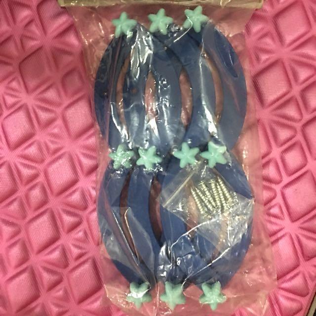 Daiso Wall Hanger, Furniture & Home Living, Home Improvement