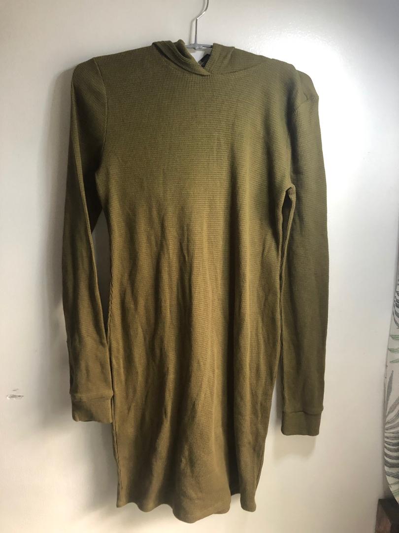 Forever 21 sweater dress (Category: Dresses) located in Makati City. Submitted by vborja (Listing ID 231401016, Image 1). Description: Brand new Super cute Color: olive.