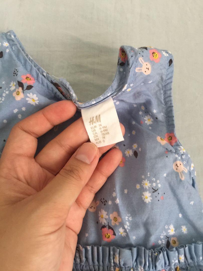 H&M baby dress (Category: Babies & Kids Fashion) located in Balanga. Submitted by wandermum (Listing ID 202402999, Image 2). Description: No stain No damage.