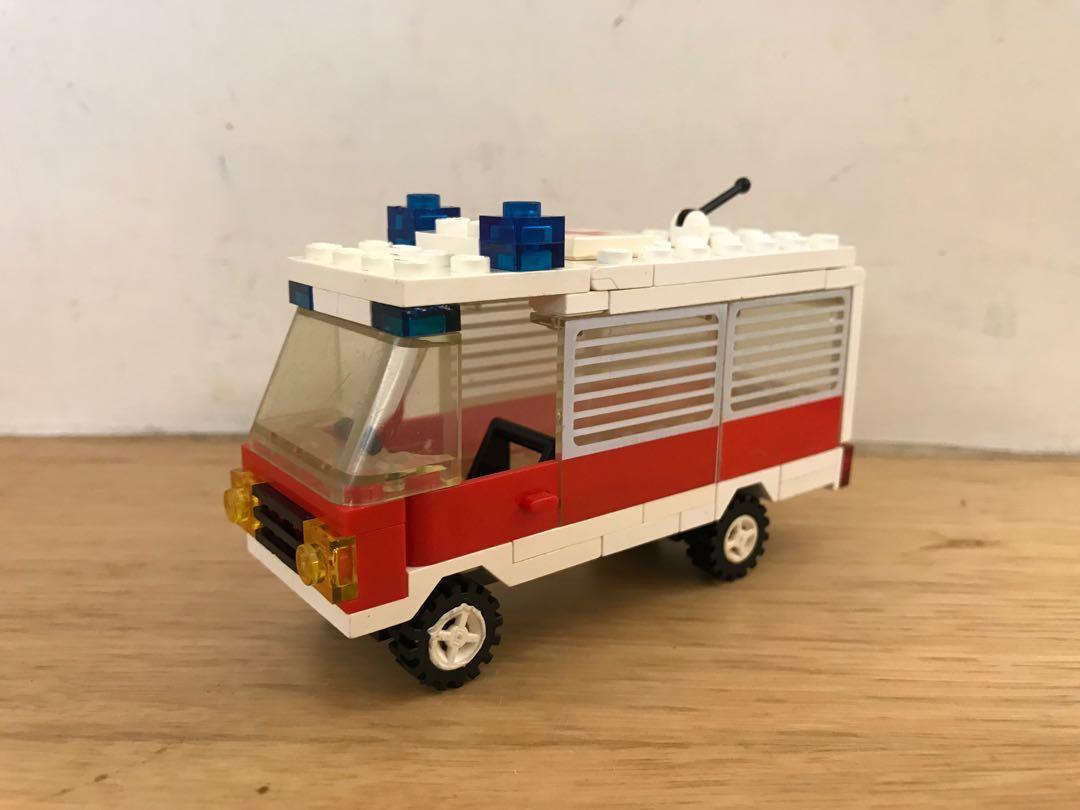 lego system ambulance