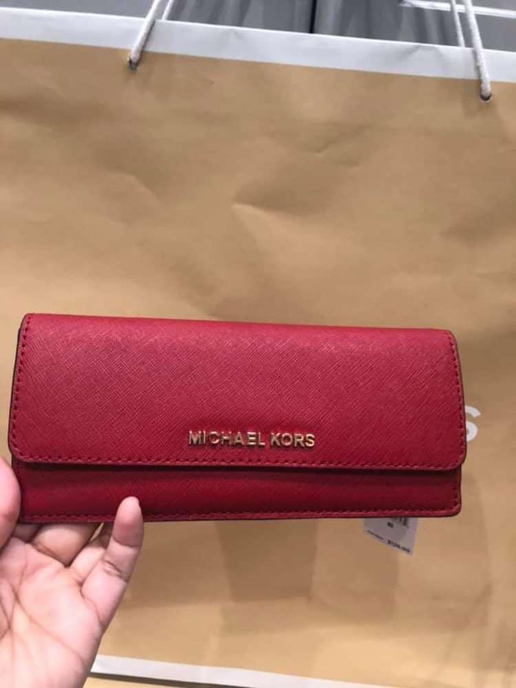 Michael Kors Jet Set Travel Wallet (Category: Wallets & Card holders) located in Quezon City. Submitted by ecca10 (Listing ID 224267759, Image 1). Description: 🔸MK Jet Set Travel Wallet 🔸MK wallet and wristlet with gift receipt, care card ON HAND 🔸Price: 2,900 + actual SF 🔸Payment: 📌COD via LBC 📌Bank transfer BPI (Open for Lay away) 🔸Shipping via: 📦LBC/JRS 🛵Grab express / Lalamove 🔸Send message if interested.