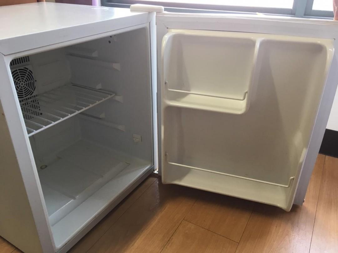 Mowe Peltier cooler, TV & Home Appliances, Kitchen Appliances, Wine