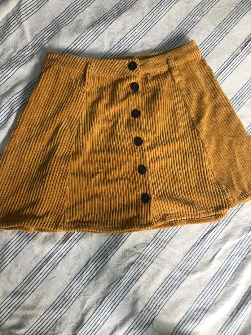 Bershka mustard skirt (Category: Skirts) located in Makati City. Submitted by vborja (Listing ID 231399499, Image 3). Description: Used once for a costume Not really my style Perfect condition.