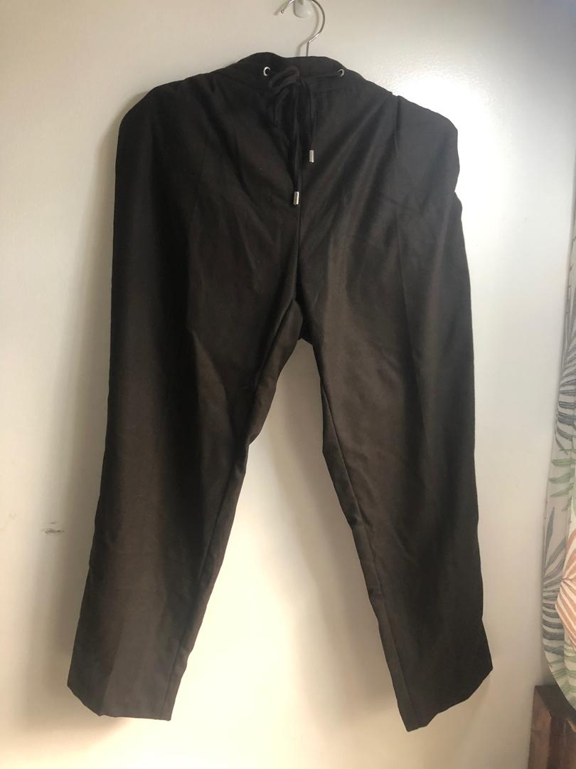 Zara pants (Category: Other Bottoms) located in Makati City. Submitted by vborja (Listing ID 231396823, Image 1). Description: Bought in japan New with tags Size runs big and can fit xl Dark Brown .