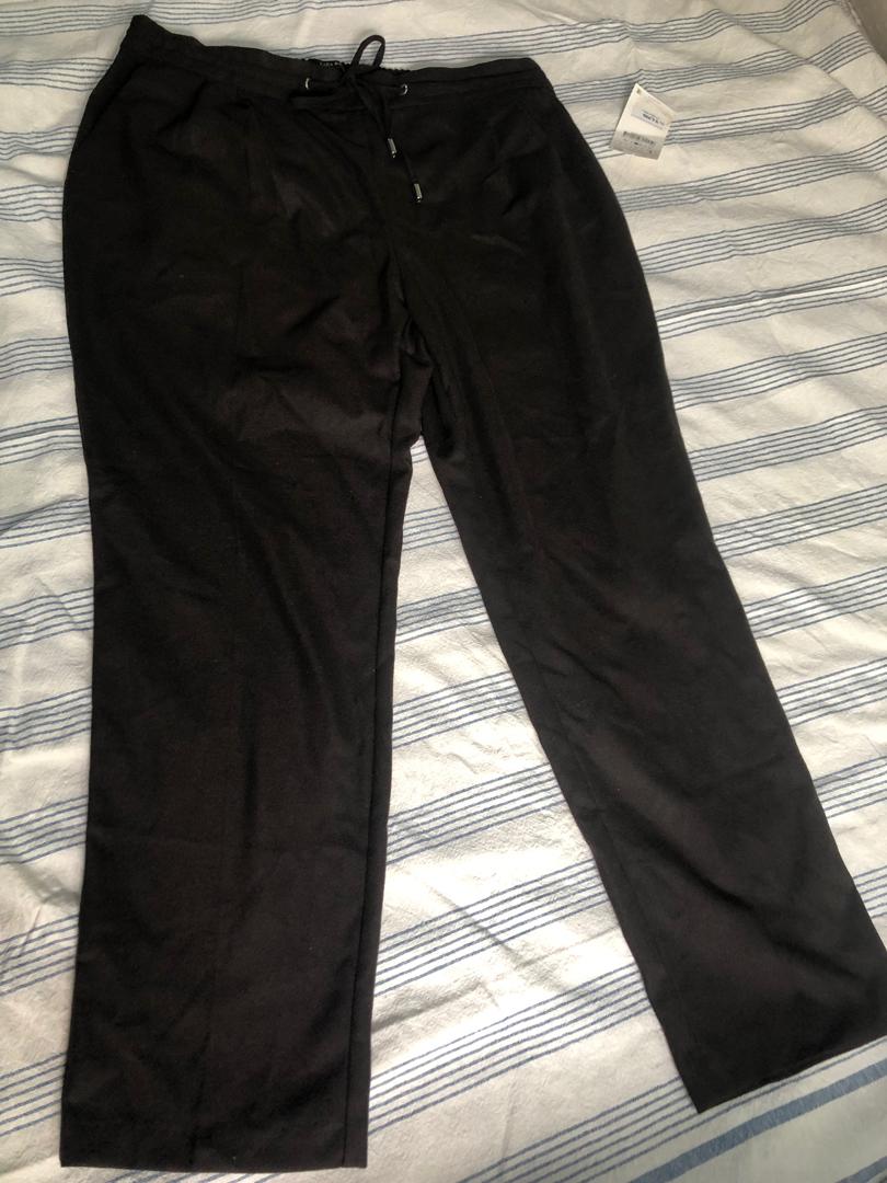 Zara pants (Category: Other Bottoms) located in Makati City. Submitted by vborja (Listing ID 231396823, Image 3). Description: Bought in japan New with tags Size runs big and can fit xl Dark Brown .