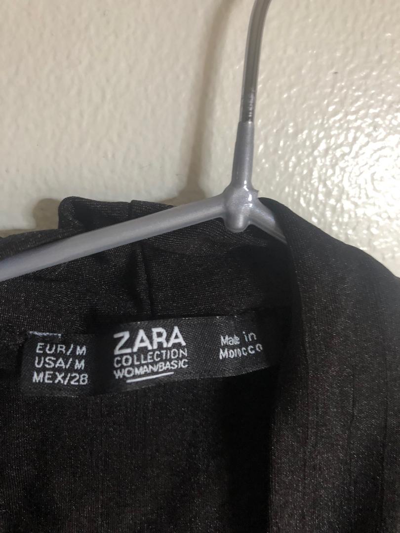 Zara top (Category: Blouses) located in Makati City. Submitted by vborja (Listing ID 231400215, Image 2). Description: Zara black top Barely used.