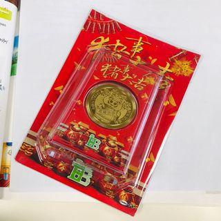 K金豬事大吉招財招幸福招平安金幣立牌