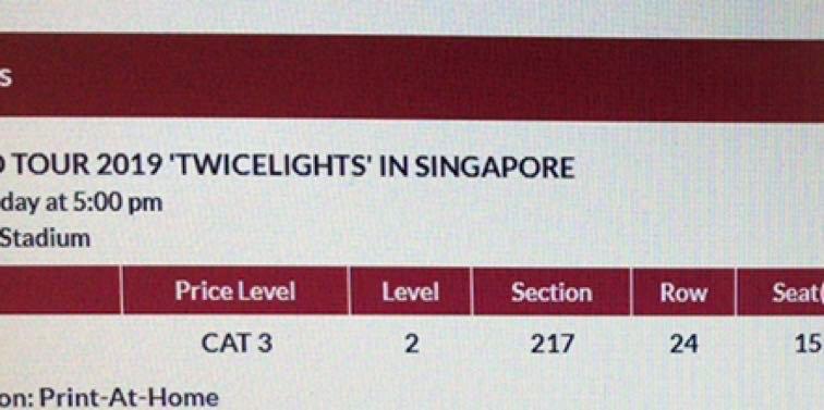 1x Twice World Tour 2019 Twicelights In Singapore Entertainment