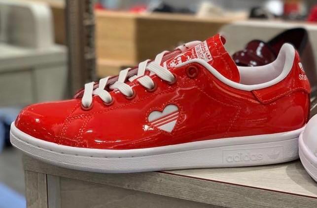 botella empresario Colonial Adidas Stan Smith Red - Valentine Day limited edition 2019, Women's  Fashion, Footwear, Sneakers on Carousell