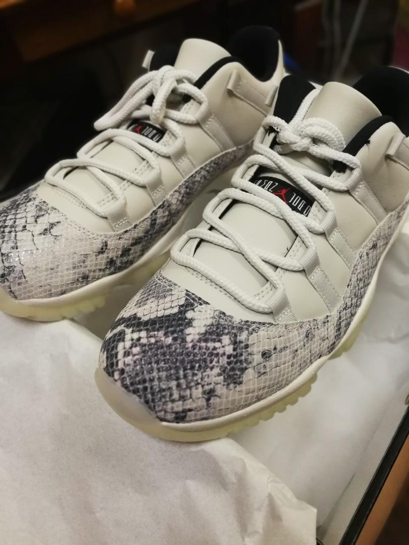 Retro 11 discount low snakeskin white
