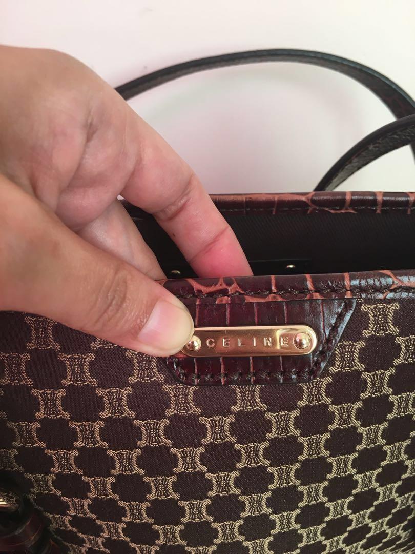 Celine Paris Medium Shoppers Bag (Category: Luxury Bags & Wallets) located in Cebu City. Submitted by retailriri (Listing ID 203936638, Image 2). Description: Pre-owned (rank a) 100% original With dust bag and care card With code Dimension: 11.5 x 11 x 3 inches Strap drop: 6.5 inches Rfs: closet clean up Slightly negotiable. #makethebest1 For sure buyers, you can send me message thru dm/txt/viber - 09085338137.