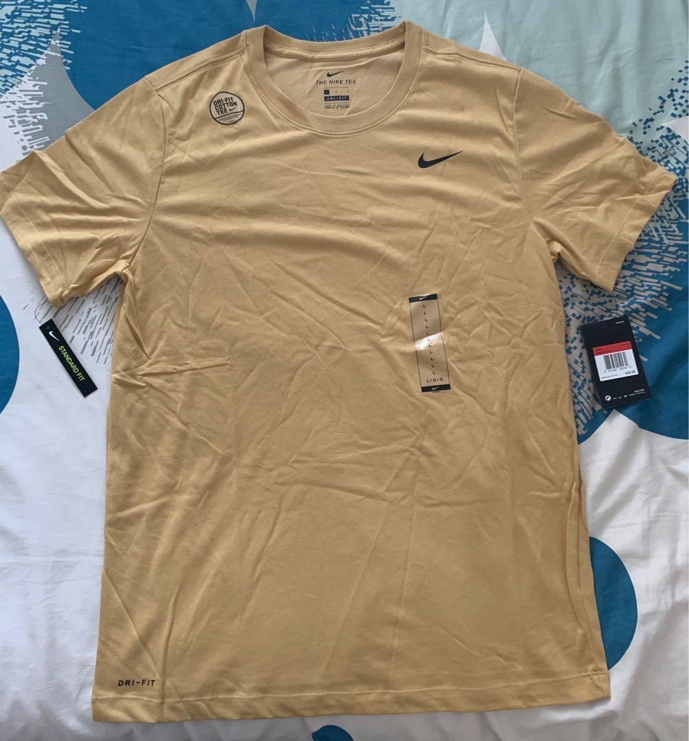 the nike tee standard fit