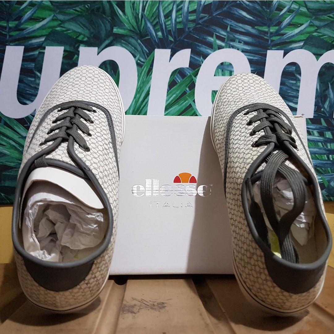 Sneakers "ellesse" (summer sale) (Category: Sneakers) located in Pasig City. Submitted by redkaye (Listing ID 231511669, Image 3). Description: * Bnew with box * Brand: ellesse italia for men * Size: eur 43 * Color white * Price: 850 php * payment first * shipping at buyer's cost * For faster transaction: call / text 0956-6090964.