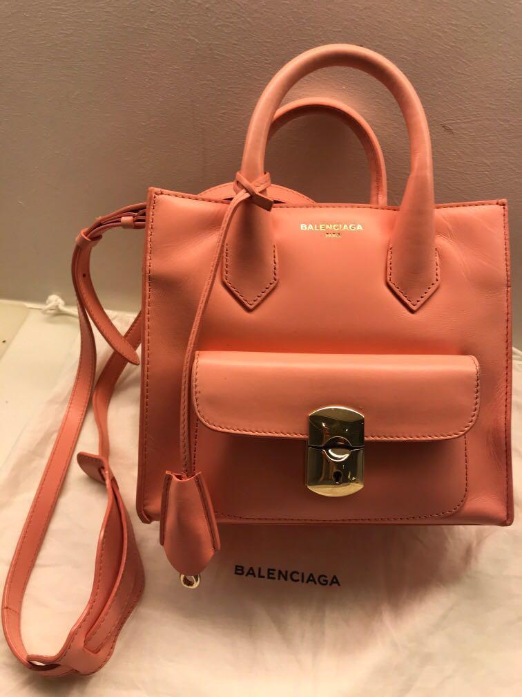balenciaga dumpling bag