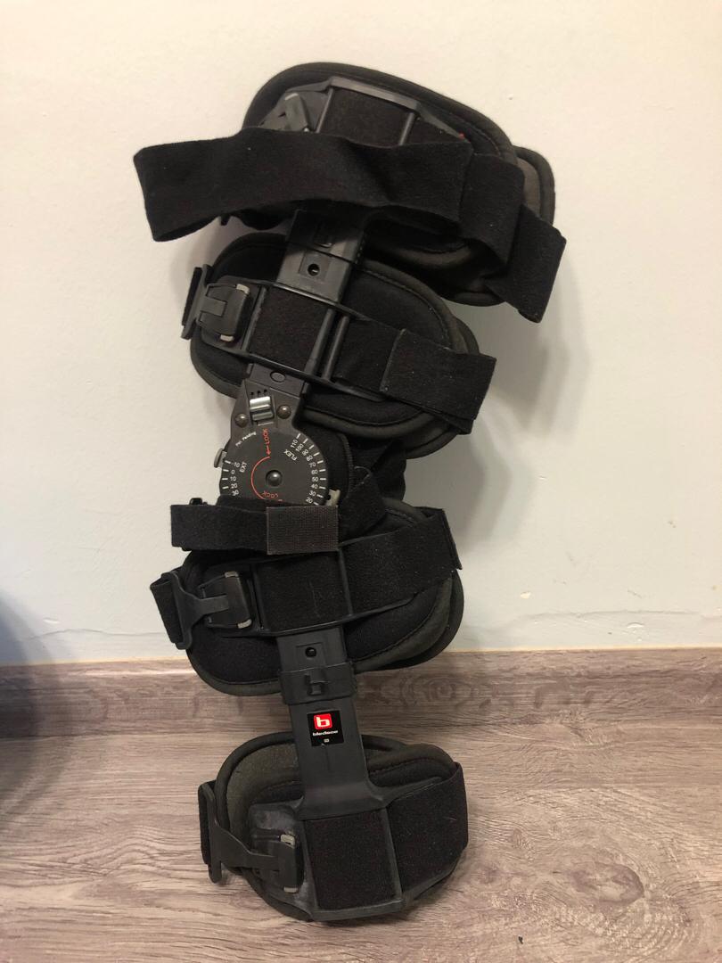 BledSoe Post-Op Knee Brace, Health & Nutrition, Braces, Support &  Protection on Carousell