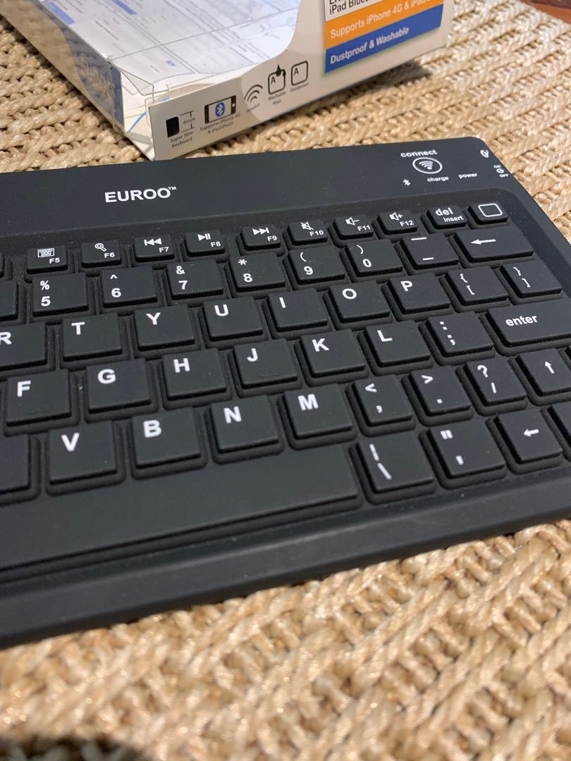 Bluetooth Keyboard for ipad / iphone