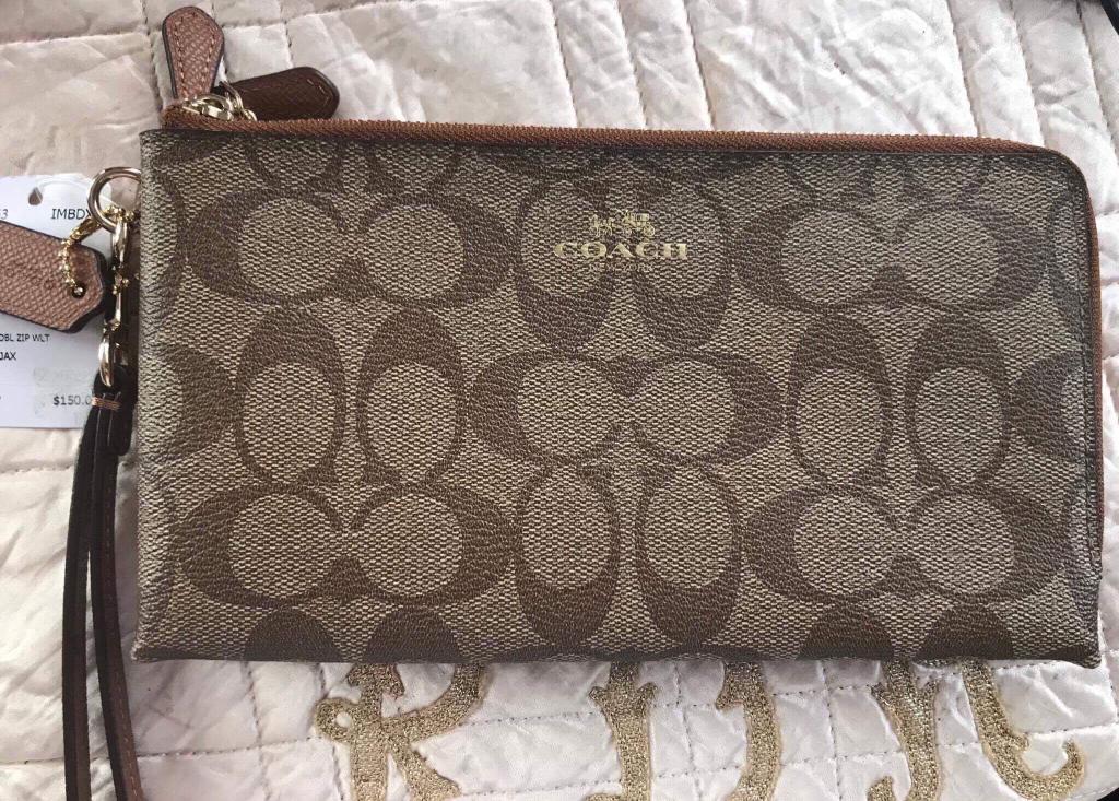 coach large wristlet size