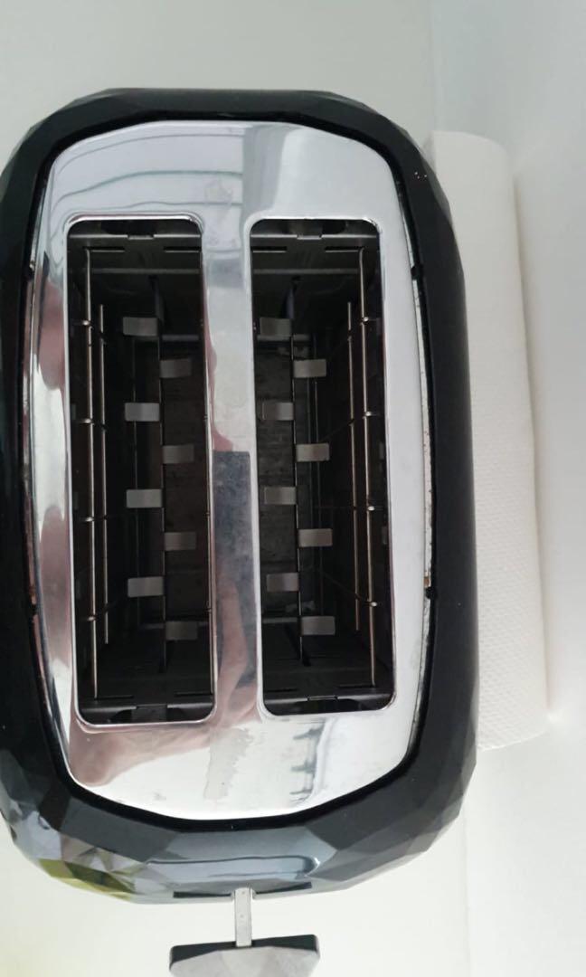 DeLonghi Brillante toaster and kettle set, TV & Home Appliances