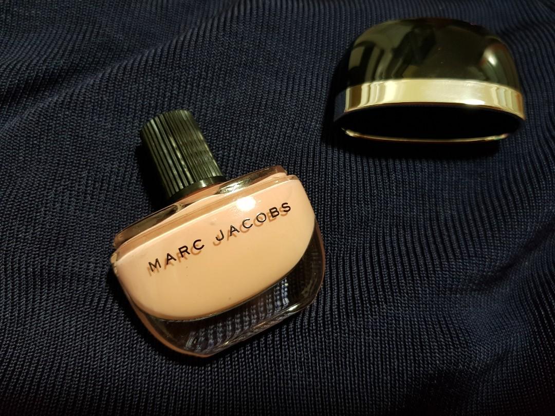 Marc jacobs glow business nail polish clearance