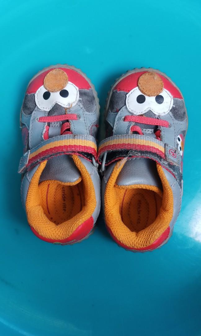 Original Stride Rite Elmo Shoes size 6c 6w