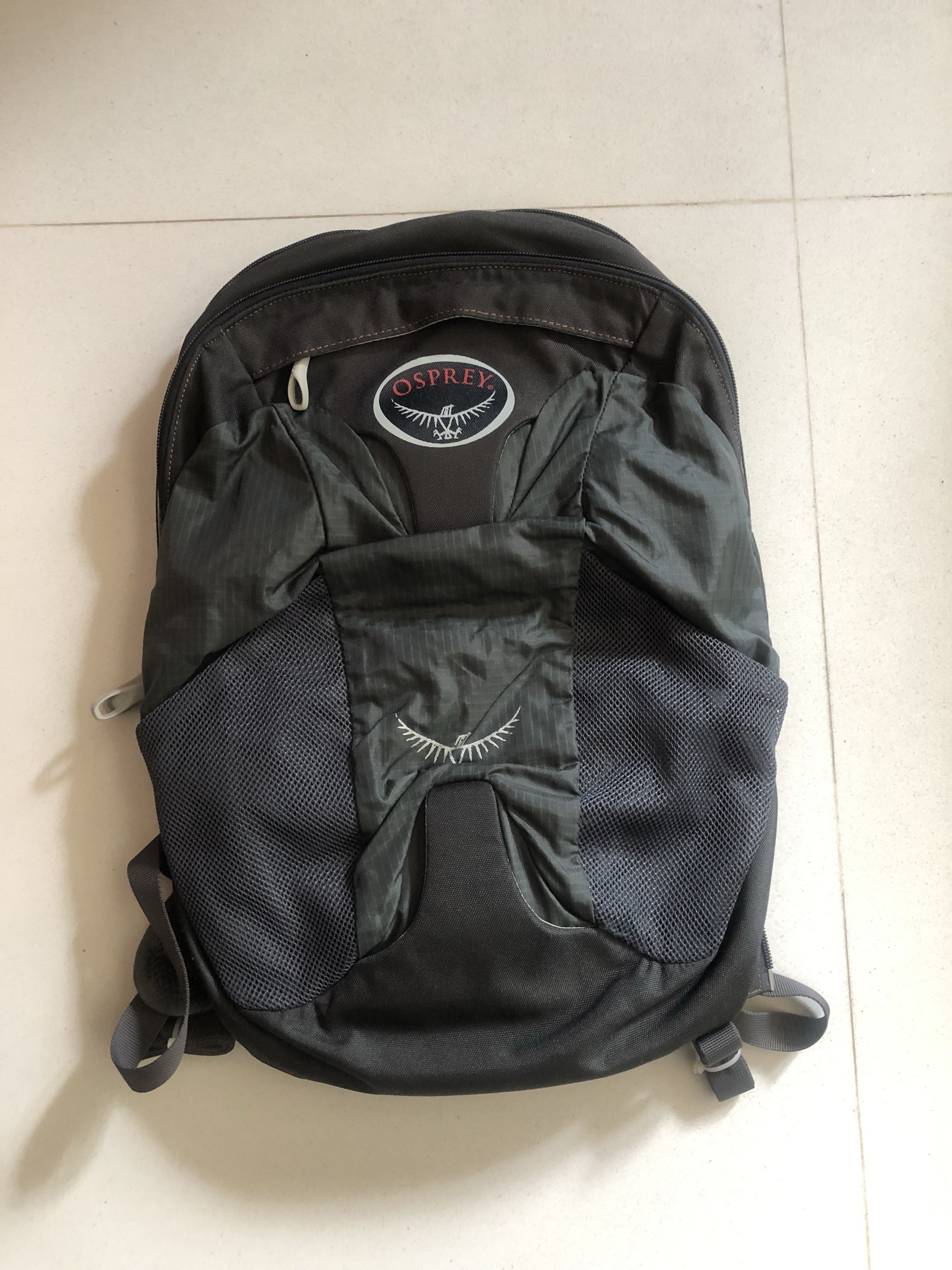 Osprey Farpoint 15L day pack, Men's Fashion, Bags, Backpacks on Carousell
