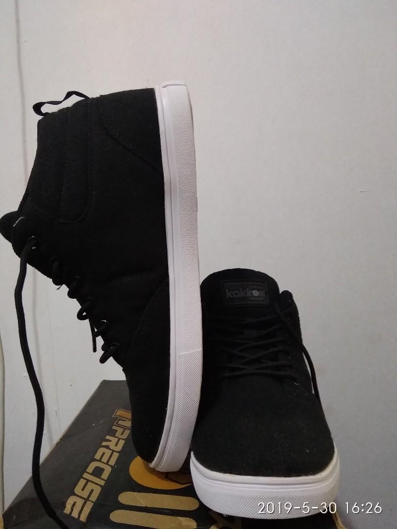 Sepatu Pria Kakkoi Precise No 39 Fesyen Pria Sepatu Sneakers Di Carousell