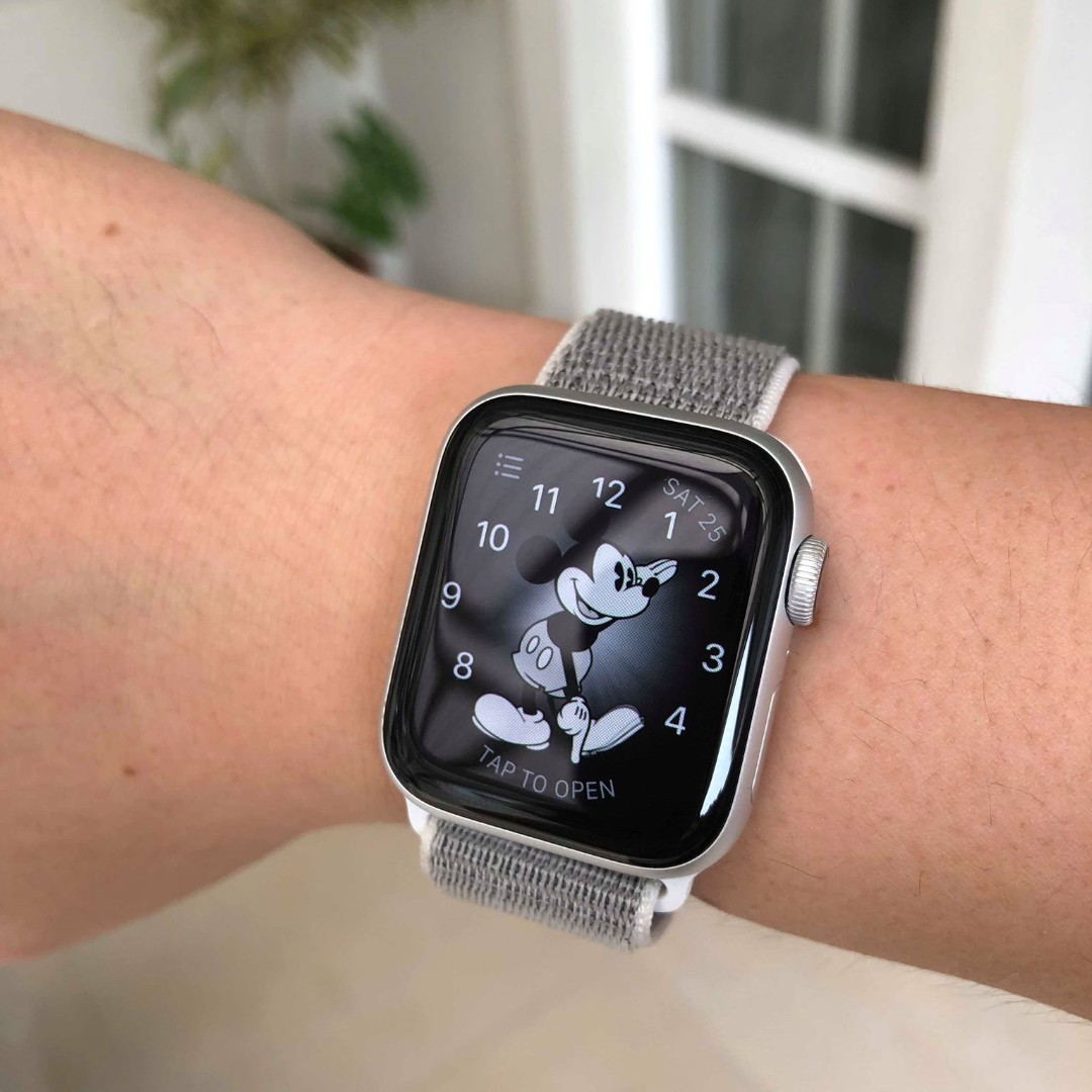 Watch series 4 silver aluminum store