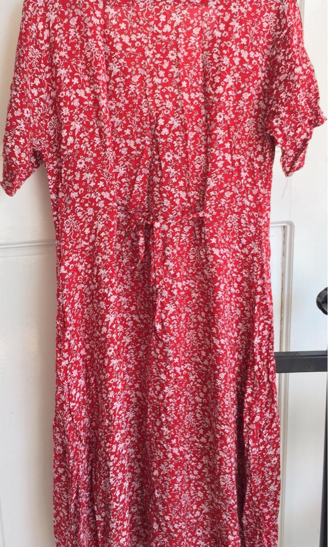 Buttoned Down Dress (Category: Dresses) located in Bacoor. Submitted by helpmetodeclutter (Listing ID 231819504, Image 3). Description: In excellent used condition (8/10) Very comfy and nice in actual :) Perfect for summer! :) Can fit small to medium frames MOP: BDO only Courier: EasyGo or Lalamove (shipping fee c/o buyer).