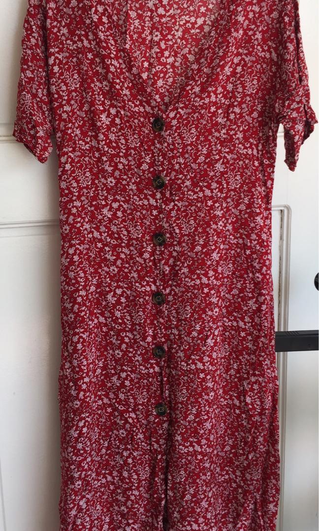 Buttoned Down Dress (Category: Dresses) located in Bacoor. Submitted by helpmetodeclutter (Listing ID 231819504, Image 2). Description: In excellent used condition (8/10) Very comfy and nice in actual :) Perfect for summer! :) Can fit small to medium frames MOP: BDO only Courier: EasyGo or Lalamove (shipping fee c/o buyer).