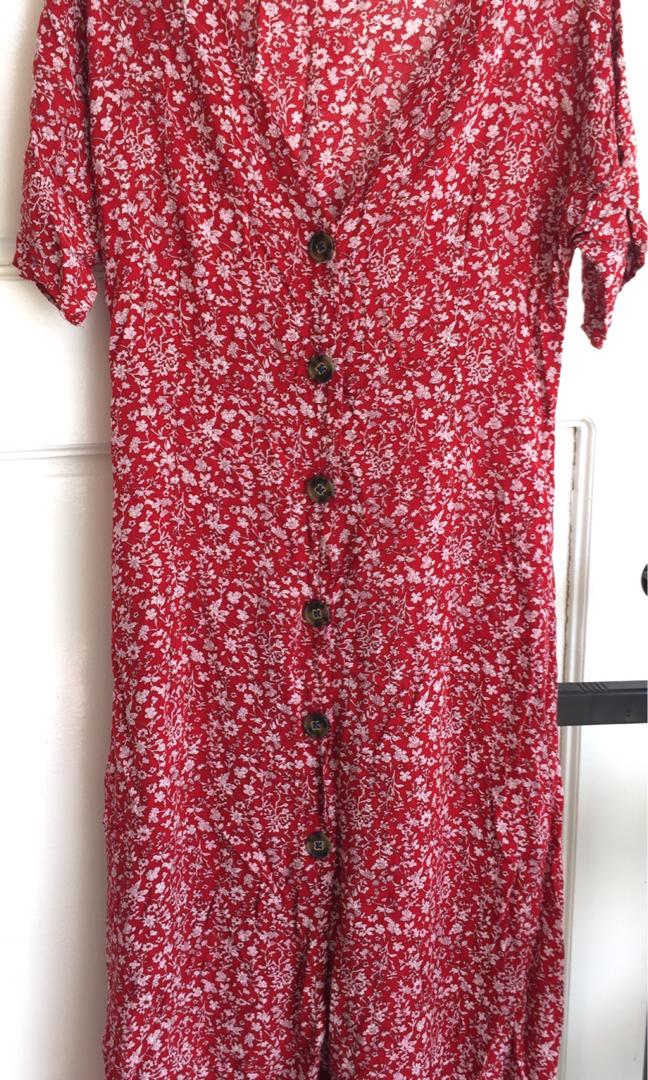 Buttoned Down Dress (Category: Dresses) located in Bacoor. Submitted by helpmetodeclutter (Listing ID 231819504, Image 1). Description: In excellent used condition (8/10) Very comfy and nice in actual :) Perfect for summer! :) Can fit small to medium frames MOP: BDO only Courier: EasyGo or Lalamove (shipping fee c/o buyer).