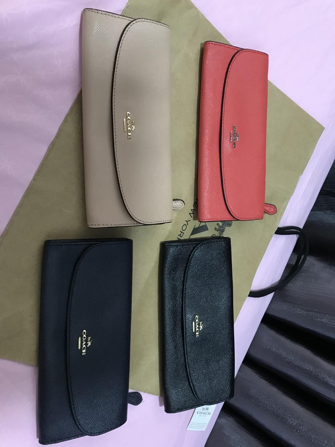 Coach wallet 2024 usa outlet