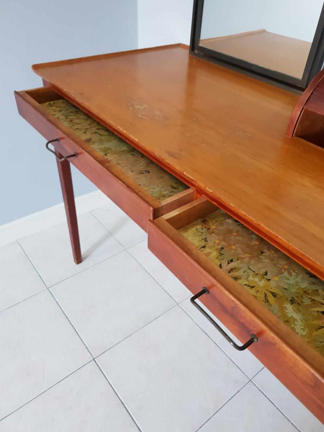 Dressing table (Category: Tables & Sets) located in Kuala Lumpur. Submitted by alin71 (Listing ID 231811857, Image 2). Description: .