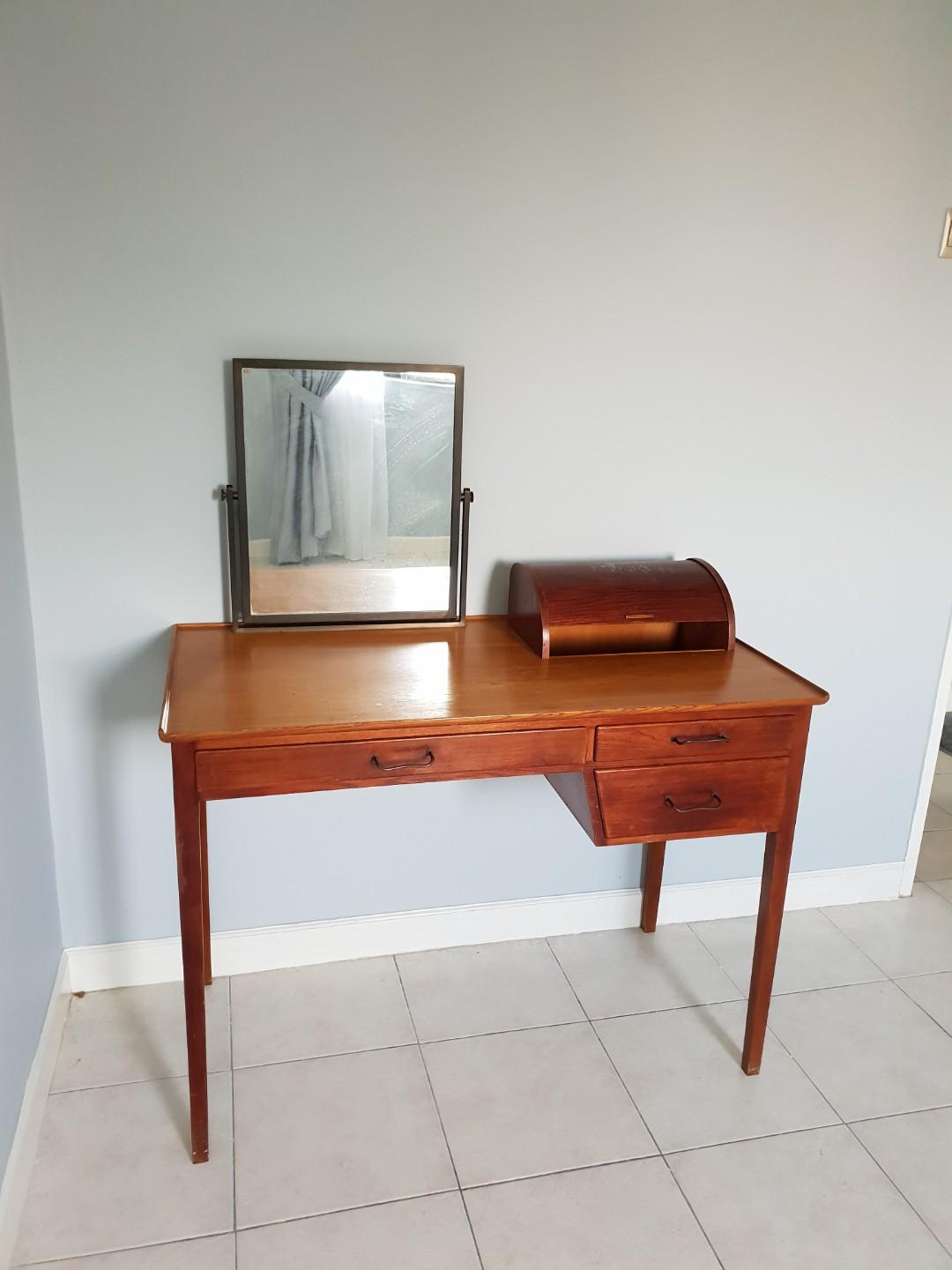 Dressing table (Category: Tables & Sets) located in Kuala Lumpur. Submitted by alin71 (Listing ID 231811857, Image 1). Description: .