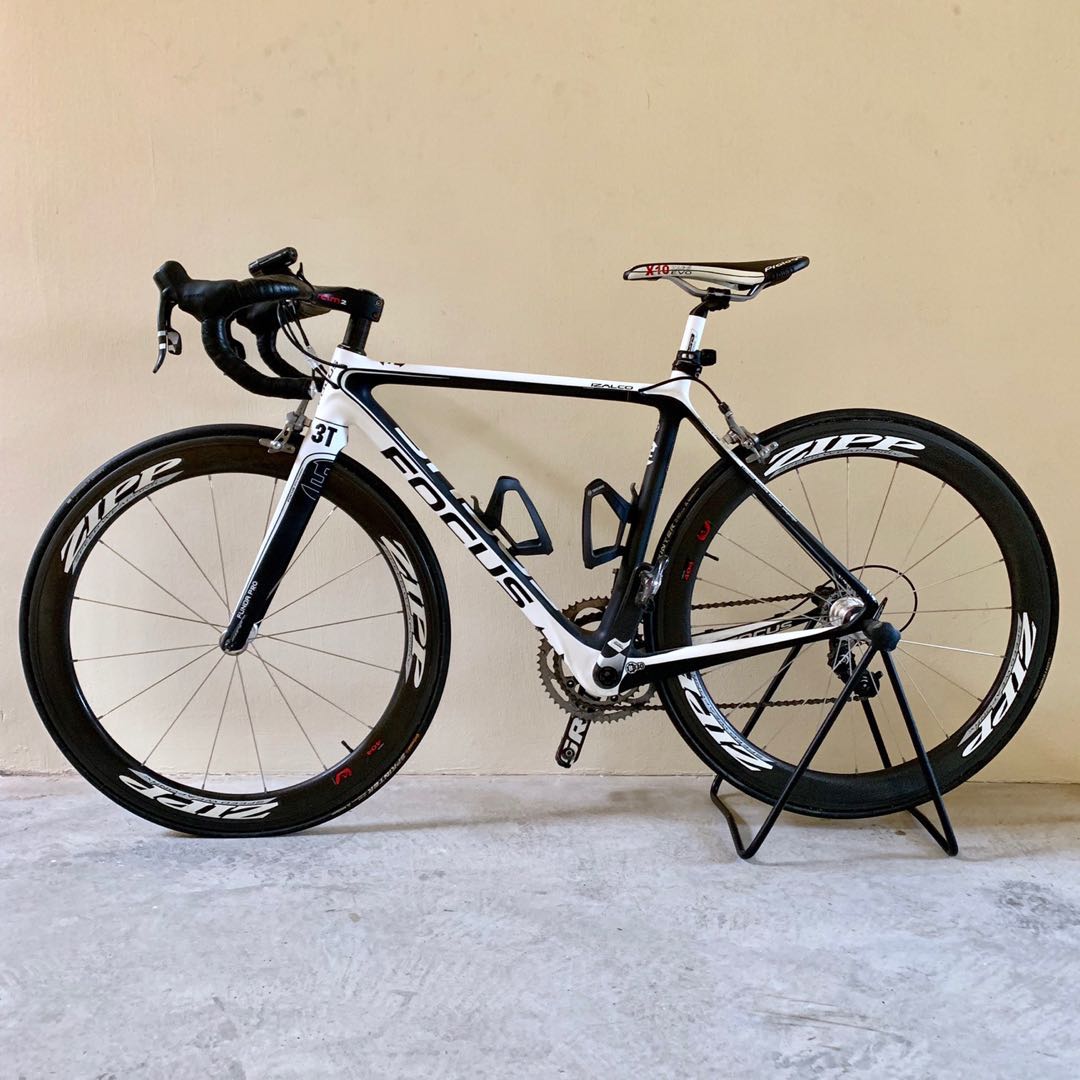 Focus carbon fiber bike 2025