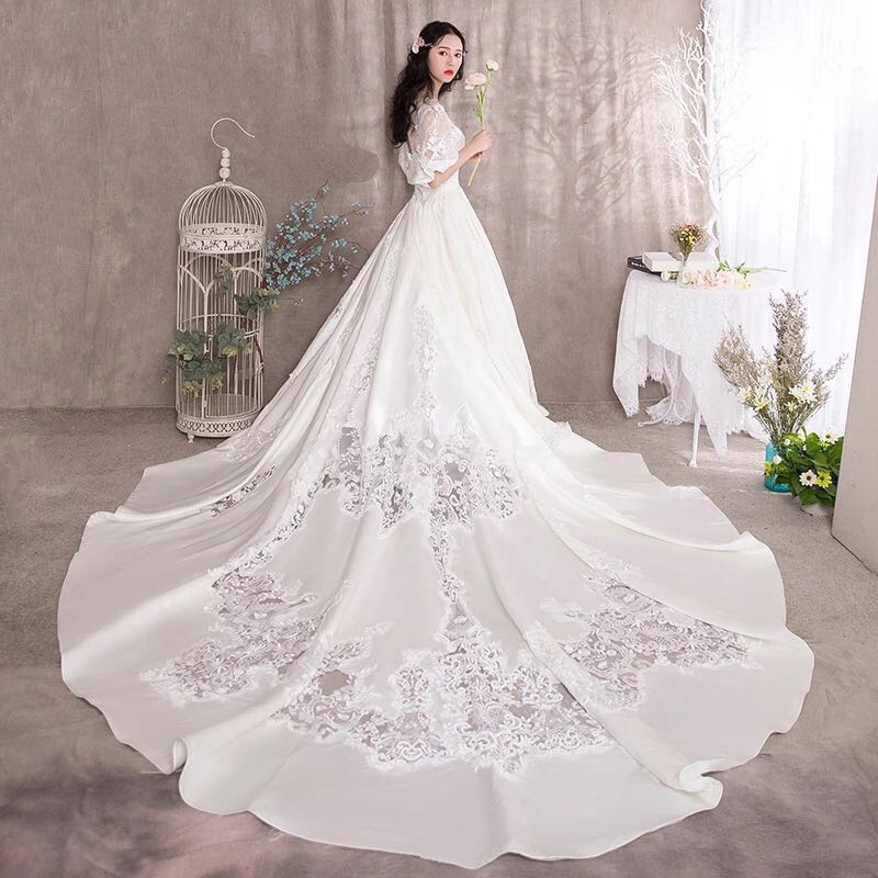 Full Long Tail Rennaissance Pure White Satin Royal Western Wedding