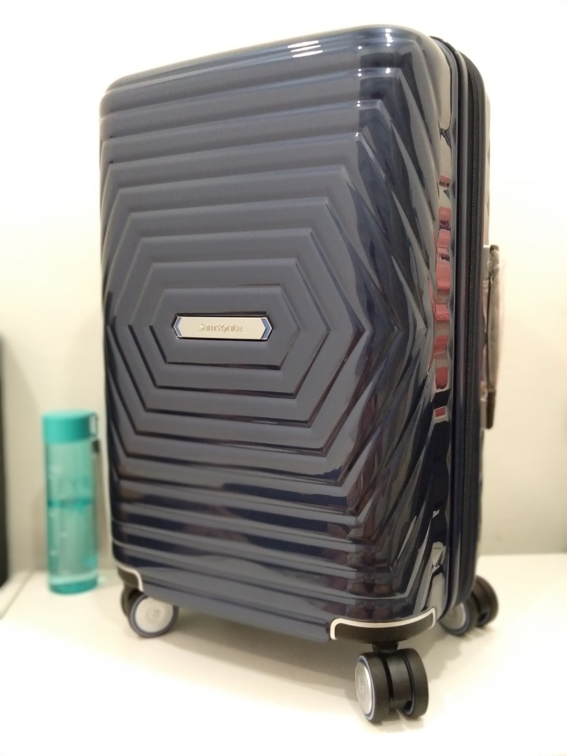 A samsonite sales astra 55cm luggage