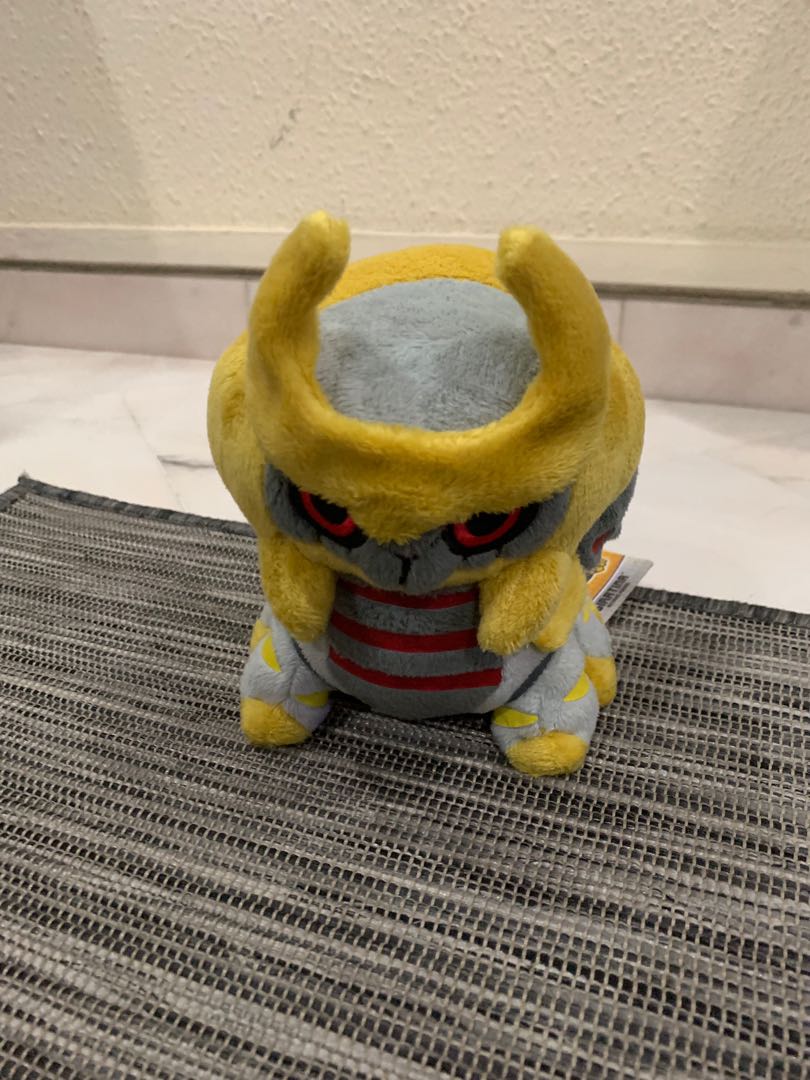 Giratina pokedoll top