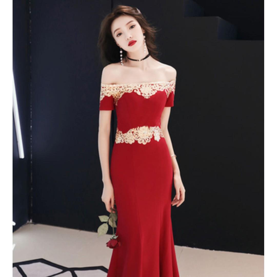 Maroon and black clearance prom dress