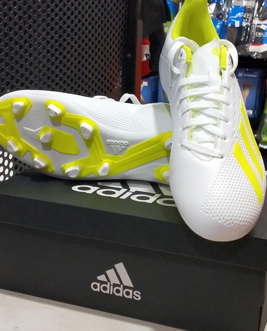 Sepatu Bola Adidas X 18 4 Fg Olah Raga Perlengkapan Olahraga Lainnya Di Carousell