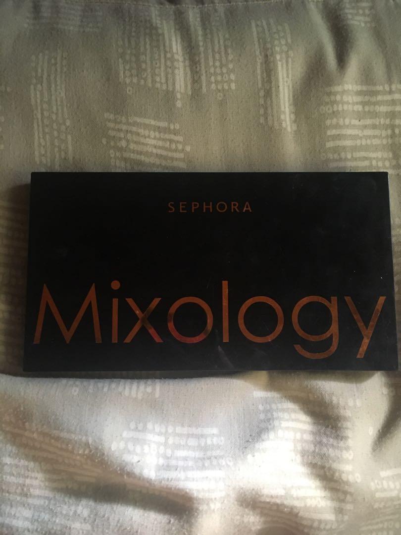 Sephora Mixology (Category: Face Care) located in Cebu City. Submitted by xaiyeah (Listing ID 231808838, Image 2). Description: Sephora Mixology About 75-80% content left With eyeshadow brush included.