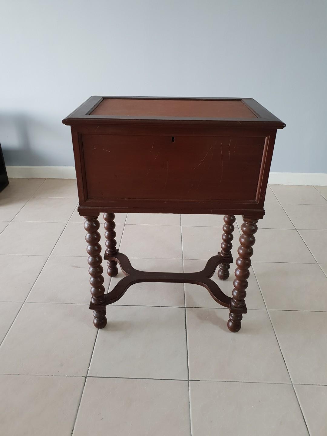 Side Table (Category: Tables & Sets) located in Kuala Lumpur. Submitted by alin71 (Listing ID 231811142, Image 1). Description: Mahogany wood with leather top.