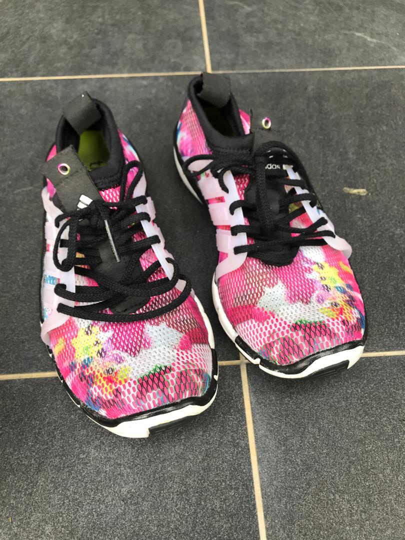 uafhængigt Samle forkæle Slightly used) Adidas Women's Core Grace Training Shoes, Pink Rainbow  Training & Studio Shoes, Women's Fashion, Footwear, Sneakers on Carousell