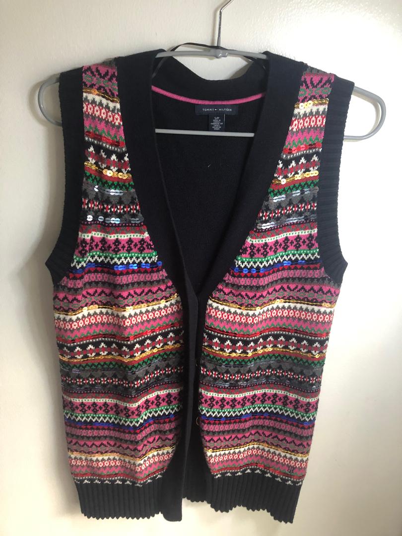 Tommy Hilfiger Vest (Category: Coats, Jackets and Outerwear) located in Makati City. Submitted by vborja (Listing ID 231866442, Image 1). Description: Worn once for one of my travels, not really a vest kinda girl. Super perfect condition. .