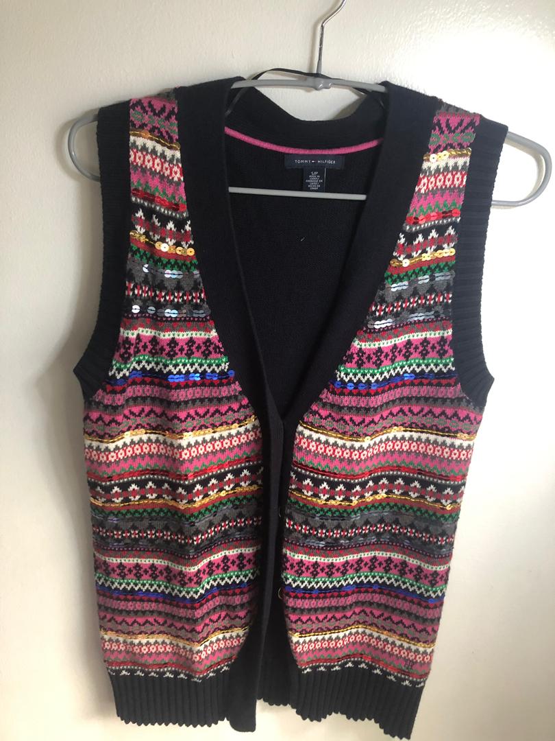 Tommy Hilfiger Vest (Category: Coats, Jackets and Outerwear) located in Makati City. Submitted by vborja (Listing ID 231866442, Image 2). Description: Worn once for one of my travels, not really a vest kinda girl. Super perfect condition. .