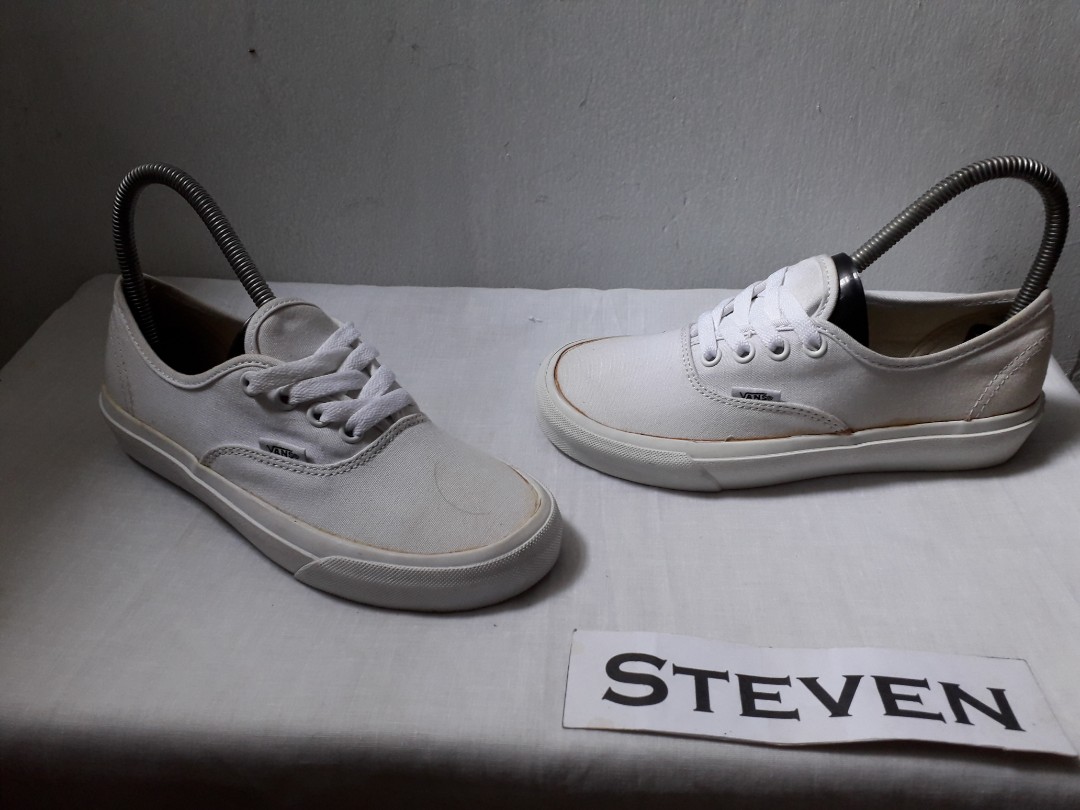 vans authentic triple white