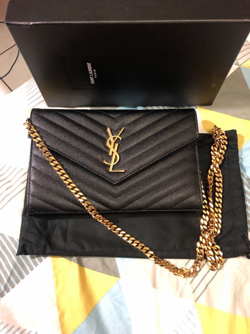 Ysl Woc 魚子醬信封包22公分二手 名牌精品 精品包包在旋轉拍賣