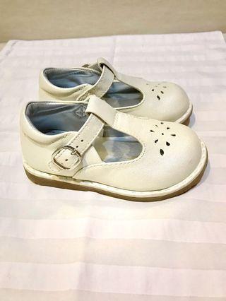 Sepatu mothercare