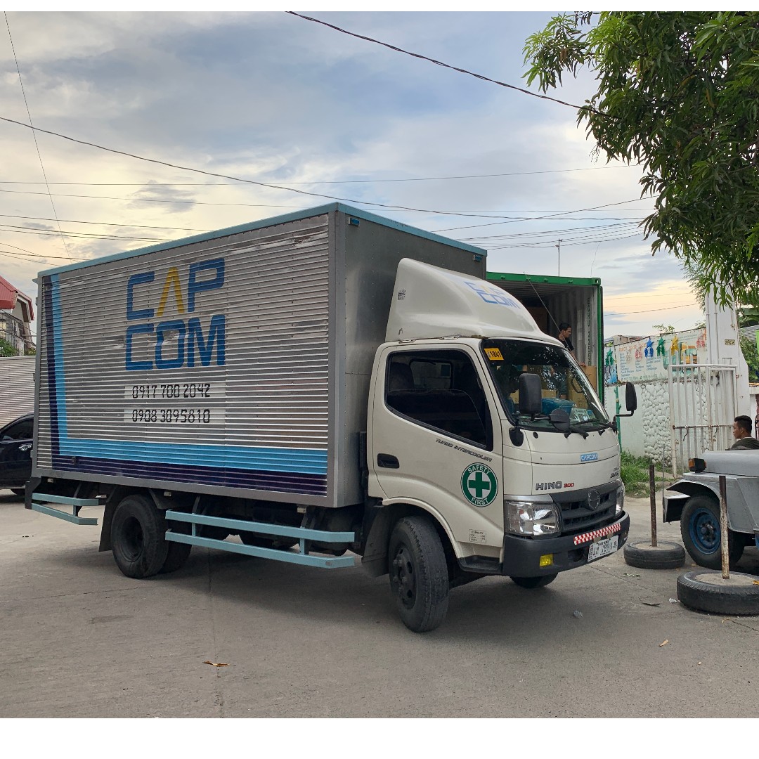 6 wheeler closed van truck for rent hire rental trucking services lipat bahay gamit office condo elf canter closed van