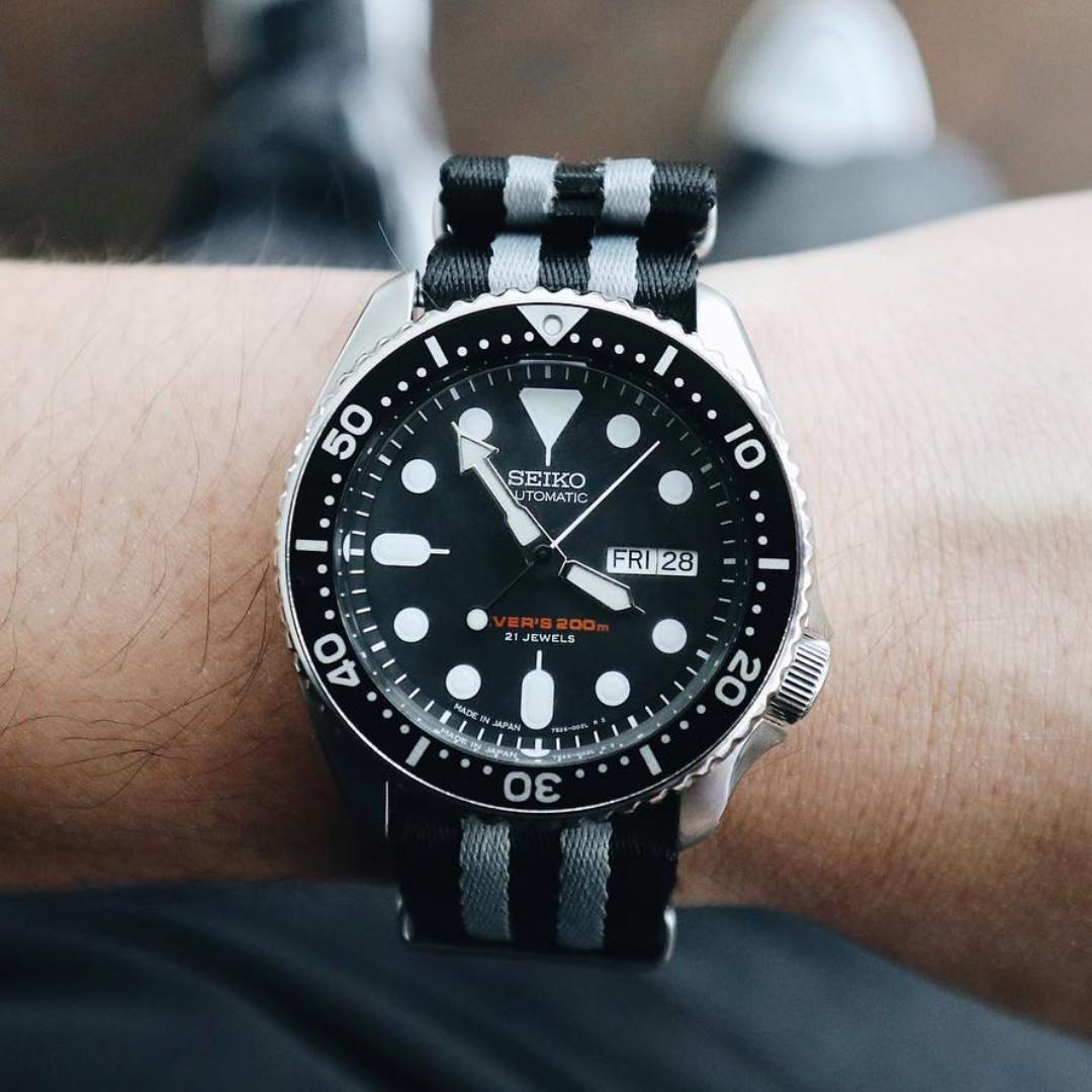thumbnail image 2 of Replacement Black Dial With Luminous Markers For Seiko SKX007J Diver Watch - Japan Made 2 of 14